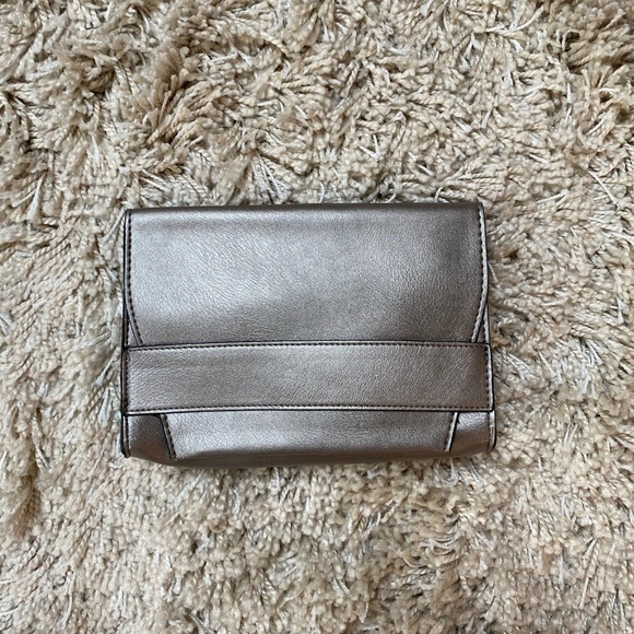 Summer & rose metallic crossbody bag - Picture 1 of 6